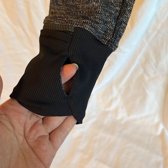 Lululemon Runderful 1/2 zip Black Heathered Slim Fit Running Jacket - Picture 7 of 12